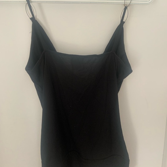 Beautiful camisole with « shell » straps (2 for 20$) - Picture 3 of 4